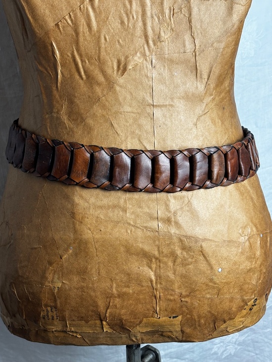 Daslu Leather Link Belt with Brass Hardware Sz. M